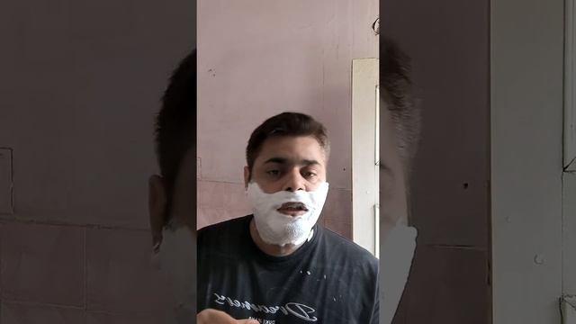 Live Shave - 28/08/2022 New Razor head with some old fab comrades смотреть онлайн