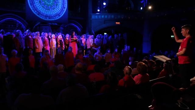 Royal Opera House Thurrock Community Chorus perform the Easter Hymn, Singing Our Lives Union Chape смотреть онлайн