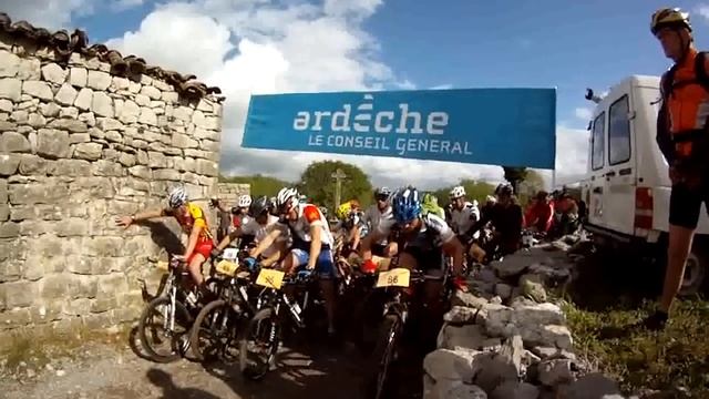 Biathlon de Labeaume 2012 - 29 avril - le départ de l'Abeille смотреть онлайн
