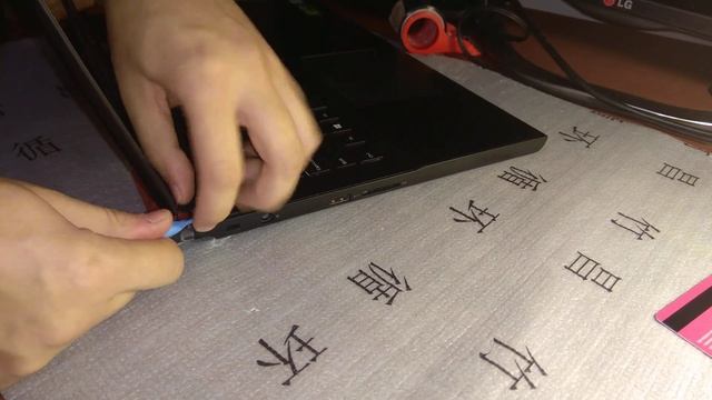 Dell inspiron 7567-8821_разбор ноутбука для замены MX4 на MX4 (не используйте MX-4 в 2024!) смотреть онлайн