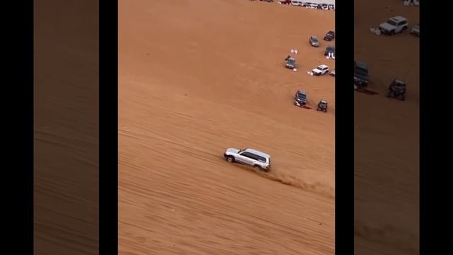 Toyota land cruiser LC 100 Dubai desert safari dunes #dubai #fyp #sanddunes смотреть онлайн