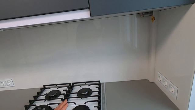 Кухня з інтегрованою ручкою -профіль . Фасади AGT смотреть онлайн