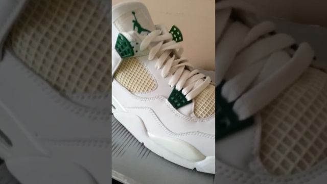 Air Jordan IV Classic Green/Chrome смотреть онлайн