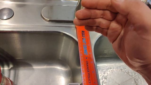 My motion activated kitchen faucet by Flow: Sensor Works 3.5 to 4" straight in front. смотреть онлайн