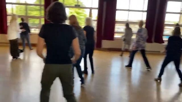 BRAVE - LINE DANCE смотреть онлайн