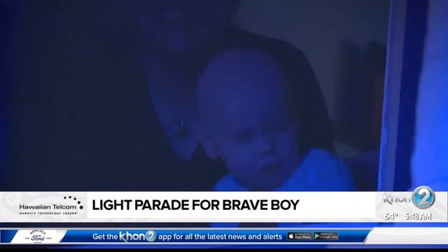 Social Scene: First responders create light parade for a brave little boy смотреть онлайн