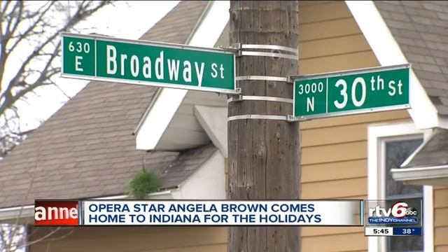 Opera star Angela Brown reflects on Hoosier roots, achieving her success смотреть онлайн