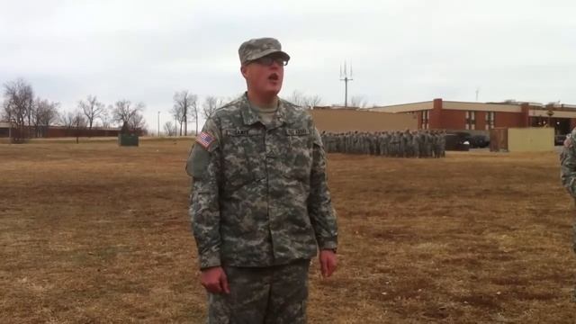US ARMY Pvt Samek singing Opera for an light Infantry compa смотреть онлайн