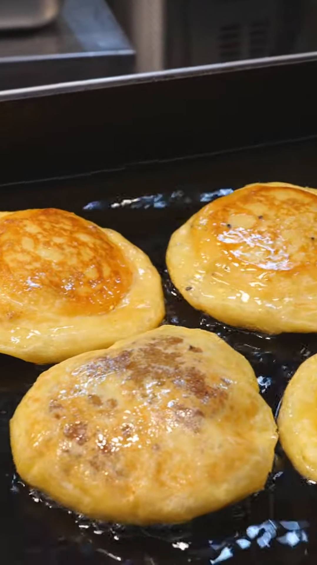 Хотите оладушек? А с начинкой и яйцом? Да? Знакомьтесь - Хотток! Это то, что вам нужно!