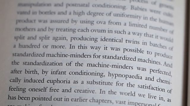 Brave New World vs 1984: Huxley Tells Orwell “I Was Right” смотреть онлайн