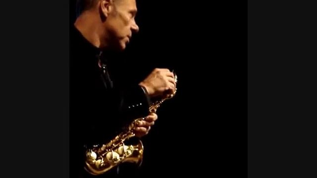 Montecarlo Night Style con Luca al sax su Fragile смотреть онлайн