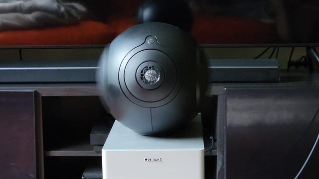 Devialet Phantom 1 (3rd & Final punchy bass test) 108db смотреть онлайн