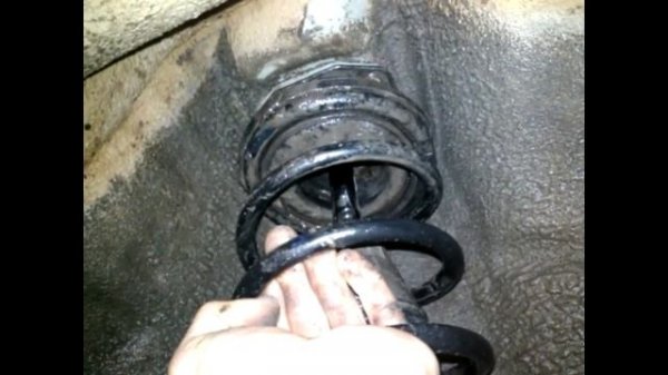 Daewoo Gentra - Замена задних стоек