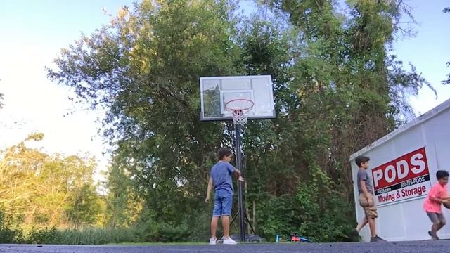 INSANE BASKETBALL TRICKSHOTS (GONE WRONG) *broken glass* смотреть онлайн