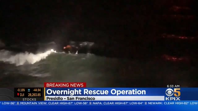 DRAMATIC RESCUE: Rescue swimmers brave pounding surf and cliffs to pull man to safety in Presidio смотреть онлайн