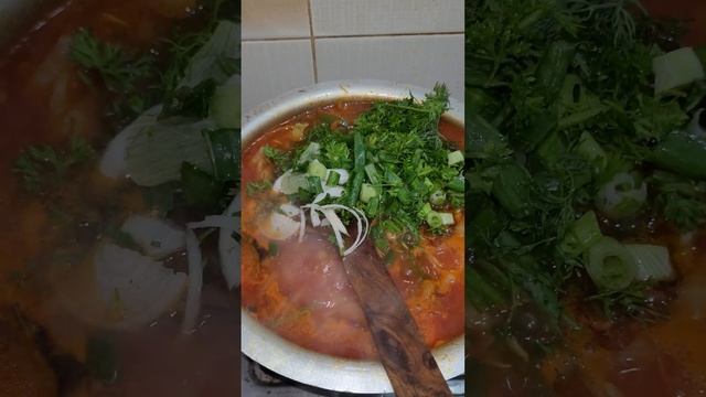 11:45 AM. Наварил самого вкусного борща на свете, впрочем, как и всегда. В центре Арамболя. #борщ