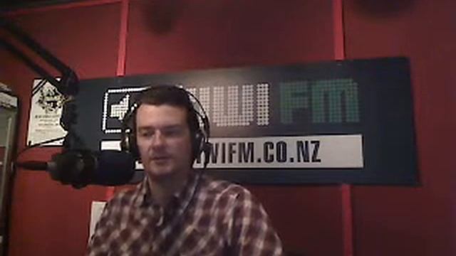 Paul Brislen's Tech Week Windows 7 launch 23-10-09 Radio Wammo Show, Kiwi FM смотреть онлайн