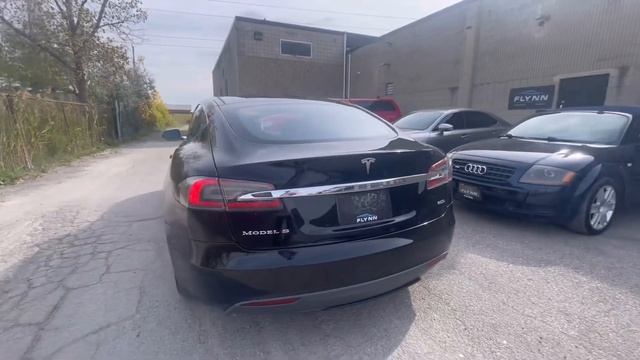 2015 Tesla Model S 85D смотреть онлайн