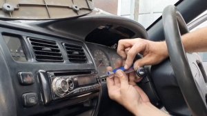 Toyota Corolla Sprinter (AE-109) 4WD - Замена лампочек в доске приборов