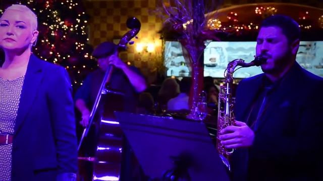 Noche de Jazz con Jazztease5 en Da Bruno Sulmare смотреть онлайн