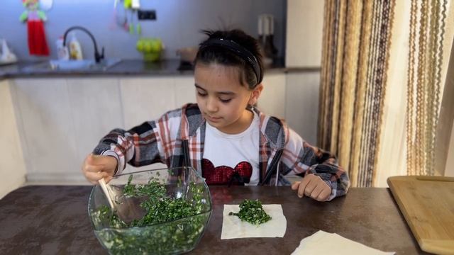 Бичак с зеленью. Кутабы с зеленью