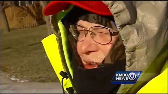 Schoolkids, crossing guards bundle up to brave cold смотреть онлайн