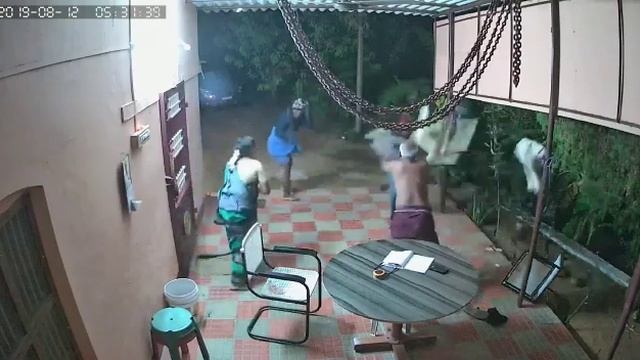 BRAVE OLD COUPLE BAREHADE FOUGHT GOONS смотреть онлайн