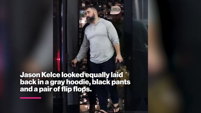 Travis Kelce grabs dinner with brother Jason in LA after vacationing with Taylor Swift смотреть онлайн