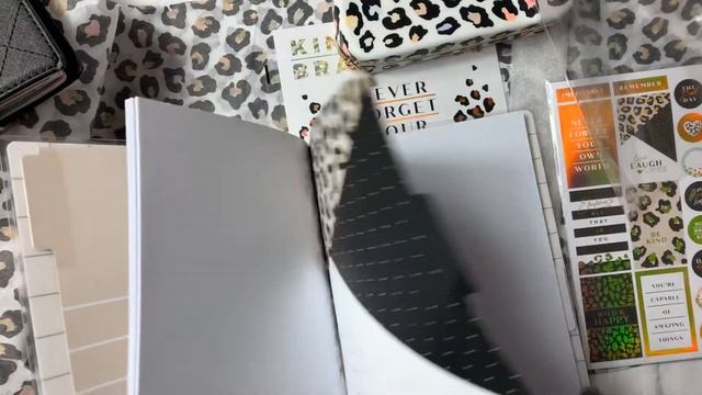 Happy Planner Unboxing | Stay Wild Be Happy Box смотреть онлайн