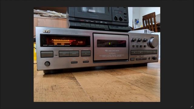 Optimus SCT-86 vs Aiwa AD-R40 vs JVC TD-V661 Cassette Deck Face Off смотреть онлайн
