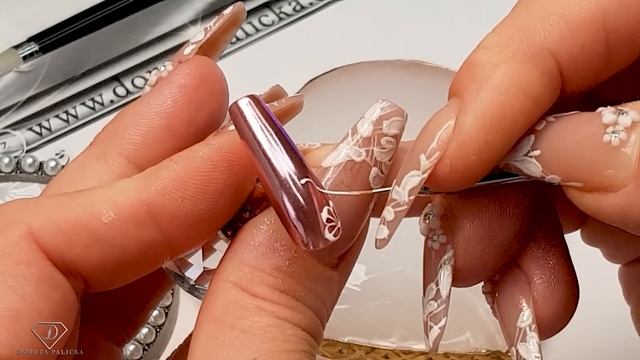 Pink Mirror Chrome Nails with easy white flowers. смотреть онлайн