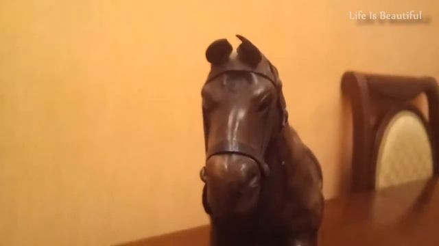 Фигурка лошади / Horse Figure смотреть онлайн