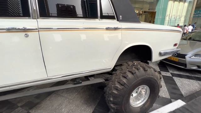 Rolls Royce 1970’s - Dubai Sheikh Zayed Road Gevora Hotel