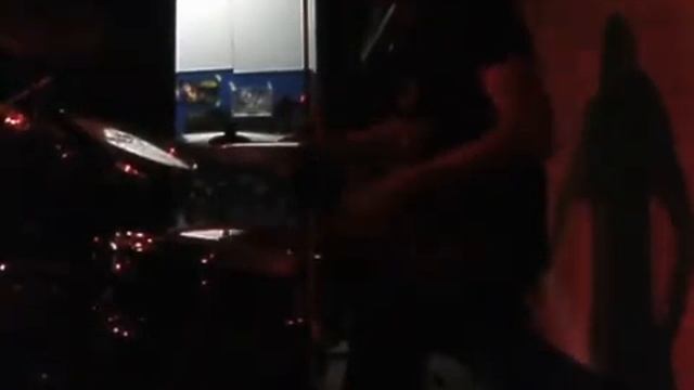 Барабанщик"X-ROCK" и"The Trooper"(Iron Maiden).. смотреть онлайн