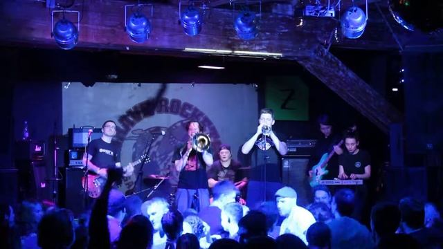 Brave Rockets - King of NJ, Эй! (live @ Zoccolo 2.0) смотреть онлайн