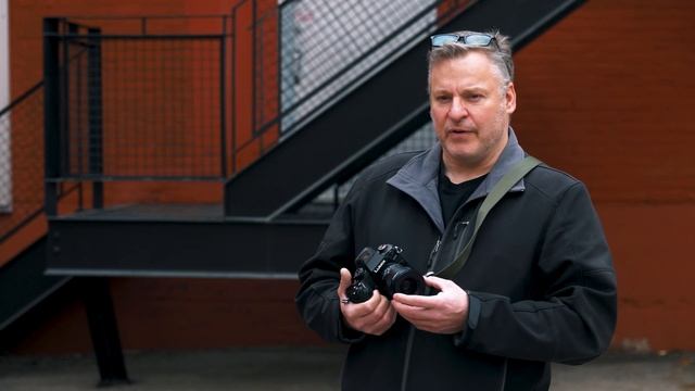 Review of an Affordable F0.95 Lens - Laowa 25mm F0.95 смотреть онлайн