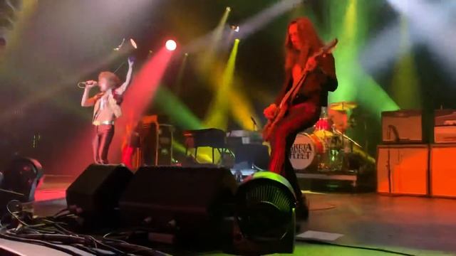 Greta Van Fleet - “Cold Wind” смотреть онлайн