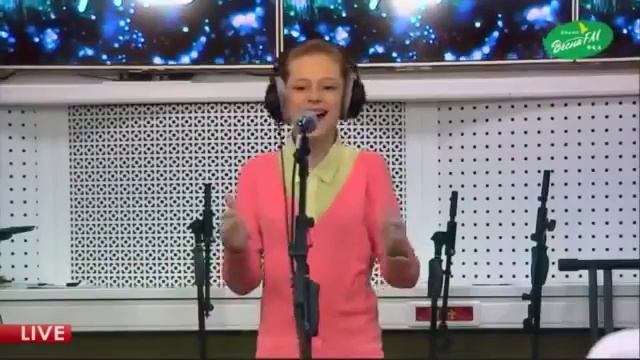 13-летняя девочка перепела певицу iova. Смотреть всем! смотреть онлайн