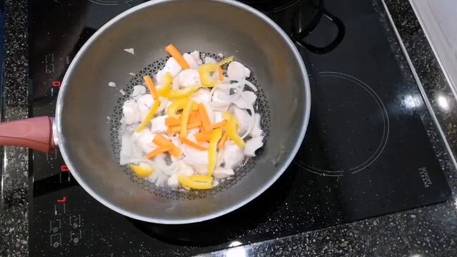 WOK с курицей