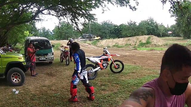 RACE TRACK - SAFARI TRAIL PARK/ JAYSARDZ смотреть онлайн