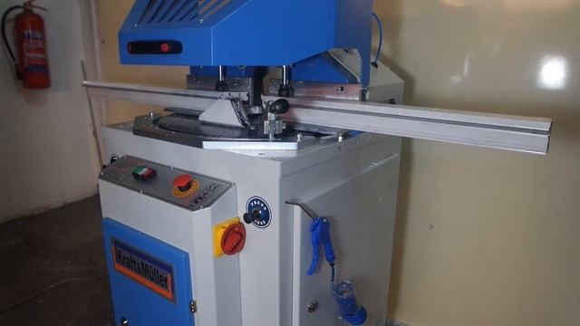 Single Head uPVC and Aluminium Cutting Machine for Window Door Profiles смотреть онлайн