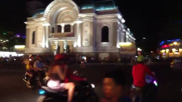 Saigon Opera House / December 24, 2012 смотреть онлайн