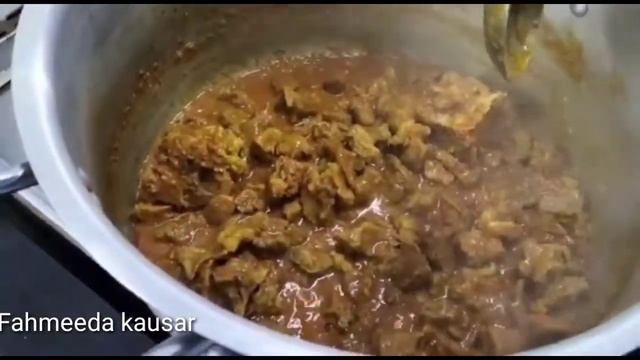 Fahmeeda Api ky Kitchen Ma Banya Beef Korma By Nadeem kitchen смотреть онлайн