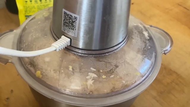 Brave Dog Mom Had Birth to Her Kids After Escaping From Dog Meat Restaurant смотреть онлайн