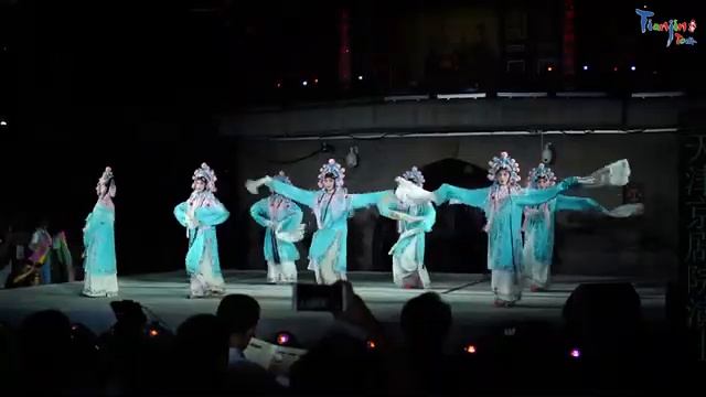 “Beijing Opera Light Show” at Tianjin Ancient Culture Street смотреть онлайн