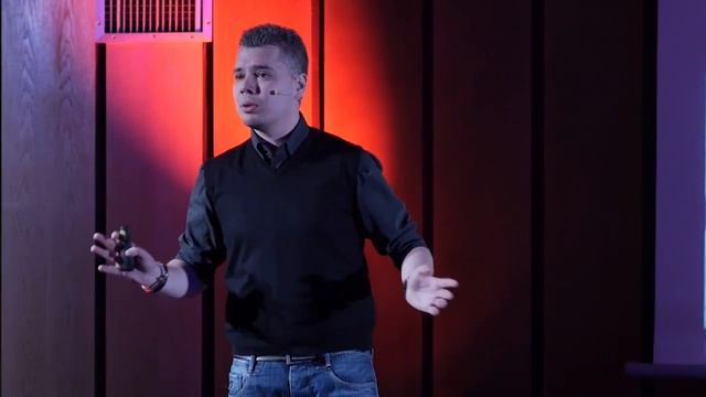 Да достигнеш до 1 млн. души или до 1 човек в Интернет | Ivo Iliev | TEDxNBU смотреть онлайн
