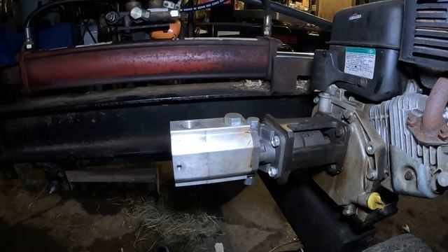 Replacing a log splitter hydraulic pump смотреть онлайн