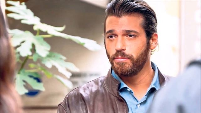 ¡La llegada de Can Yaman estuvo llena de acontecimientos! смотреть онлайн