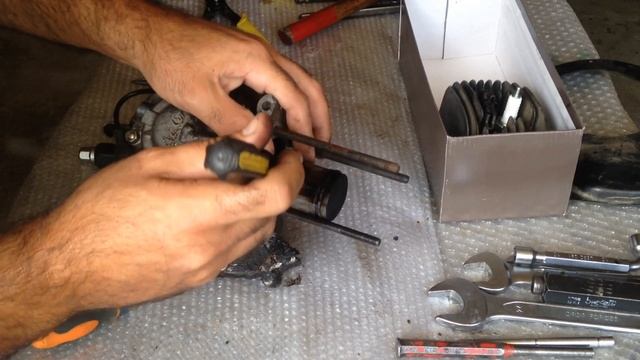 Apertura blocco motore Piaggio Bravo arancione parte 1 смотреть онлайн