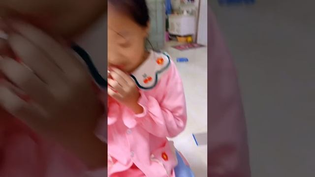 Brave children pull their teeth like this, quick hands смотреть онлайн